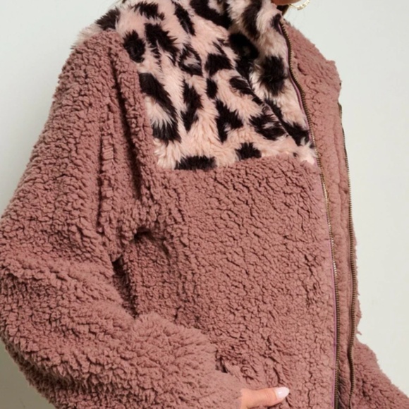 "The Rowen" Mauve Animal Print Sherpa Zip Up Jacket - Picture 3 of 4